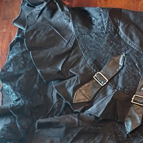 Punk Rave Ruffle Skirt - Picture 2 of 4